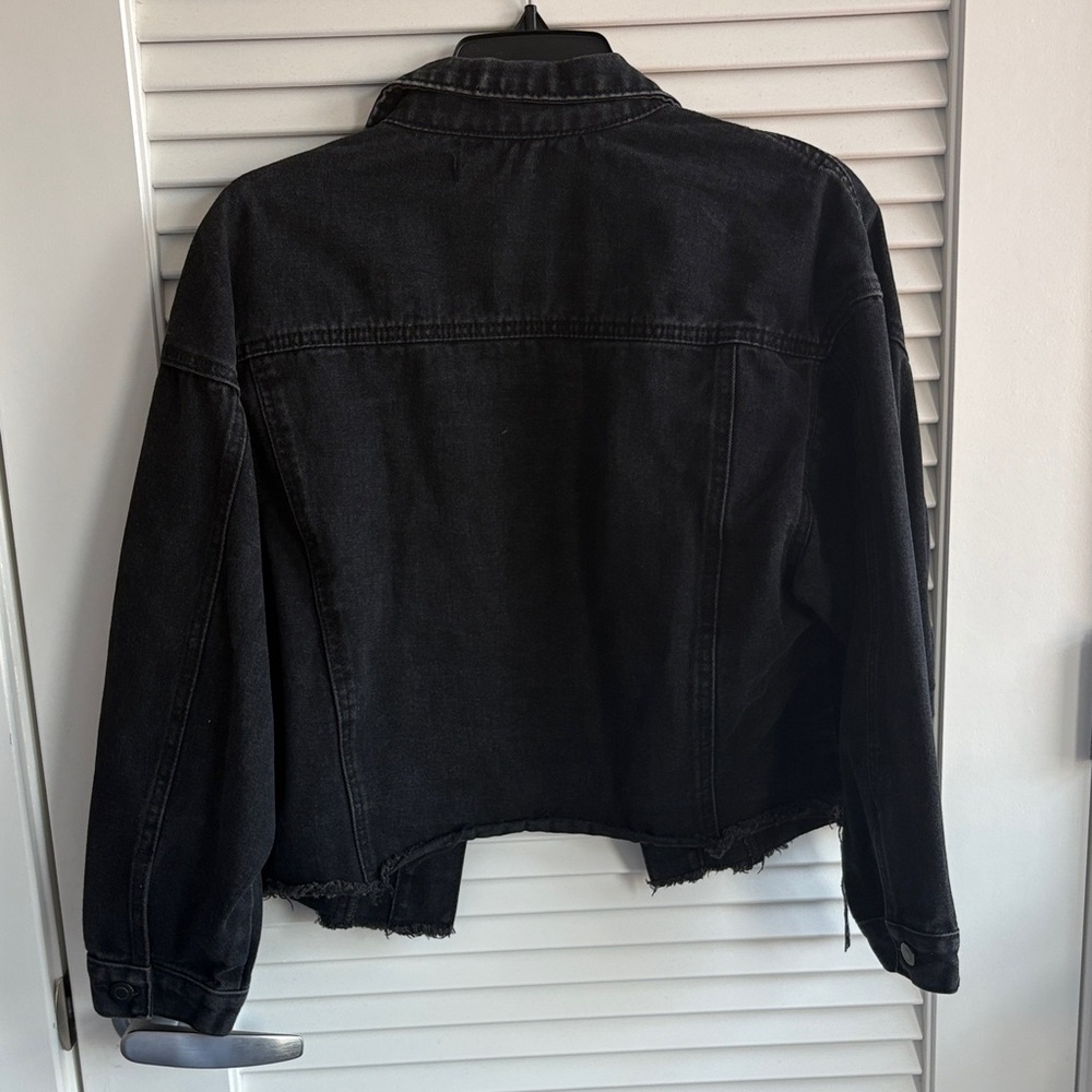 Cropped Black Denim Jacket - Picture 3 of 3